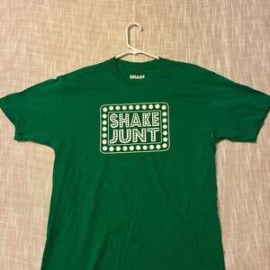 Shake Junt Wussup Haters Box Logo T-Shirt Green Mens Size L